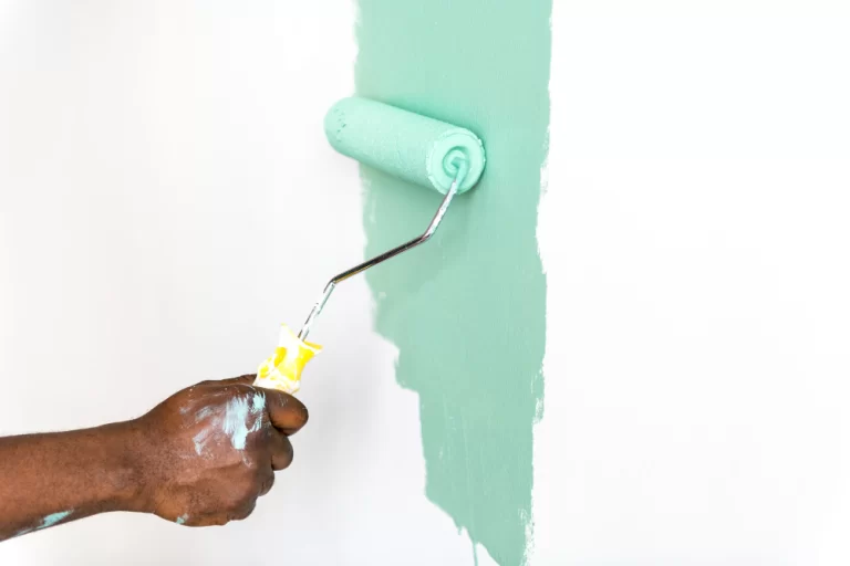 Peinture sur plafonnage